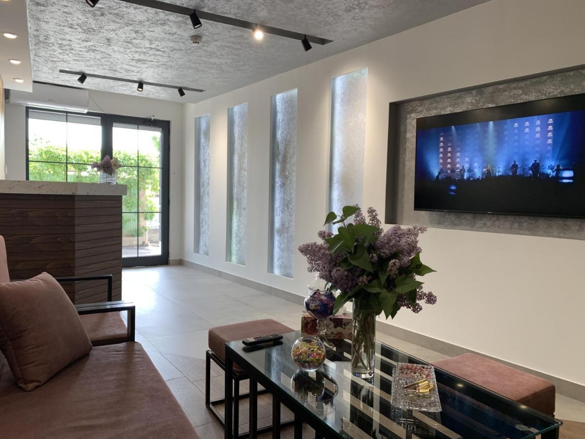 Vertoni Hotel Ереван Экстерьер фото