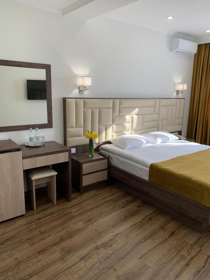 Vertoni Hotel Ереван Экстерьер фото