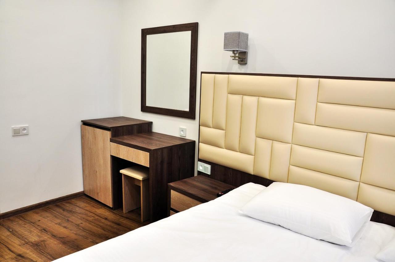 Vertoni Hotel Ереван Экстерьер фото